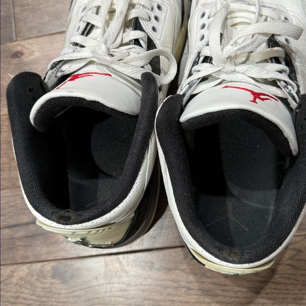 Men’s Jordan size 10.5 - Picture 8 of 9